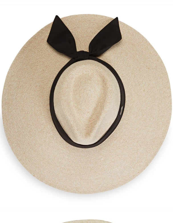 Wallaroo hat Elise White Beige Black Bow